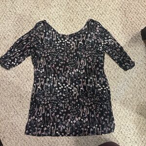 Women’s Black Floral maternity top